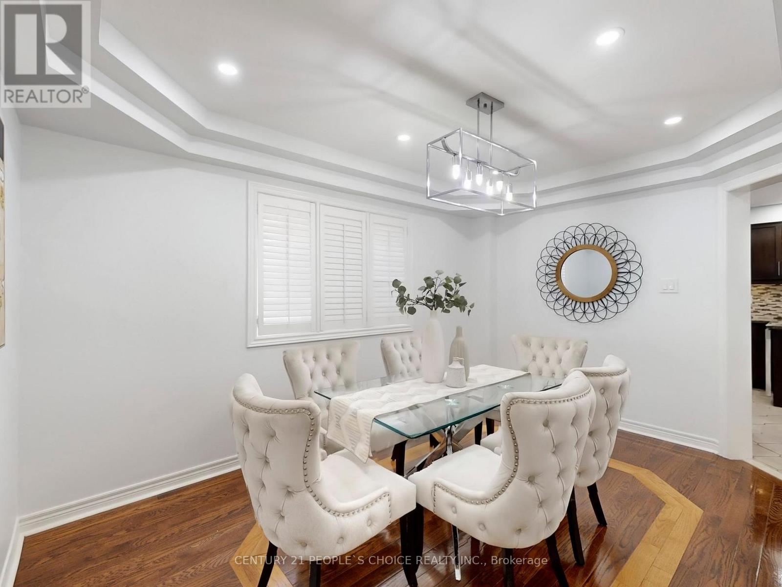 5686 Whitehorn Avenue, Mississauga, Ontario  L5V 2A9 - Photo 6 - W12738240