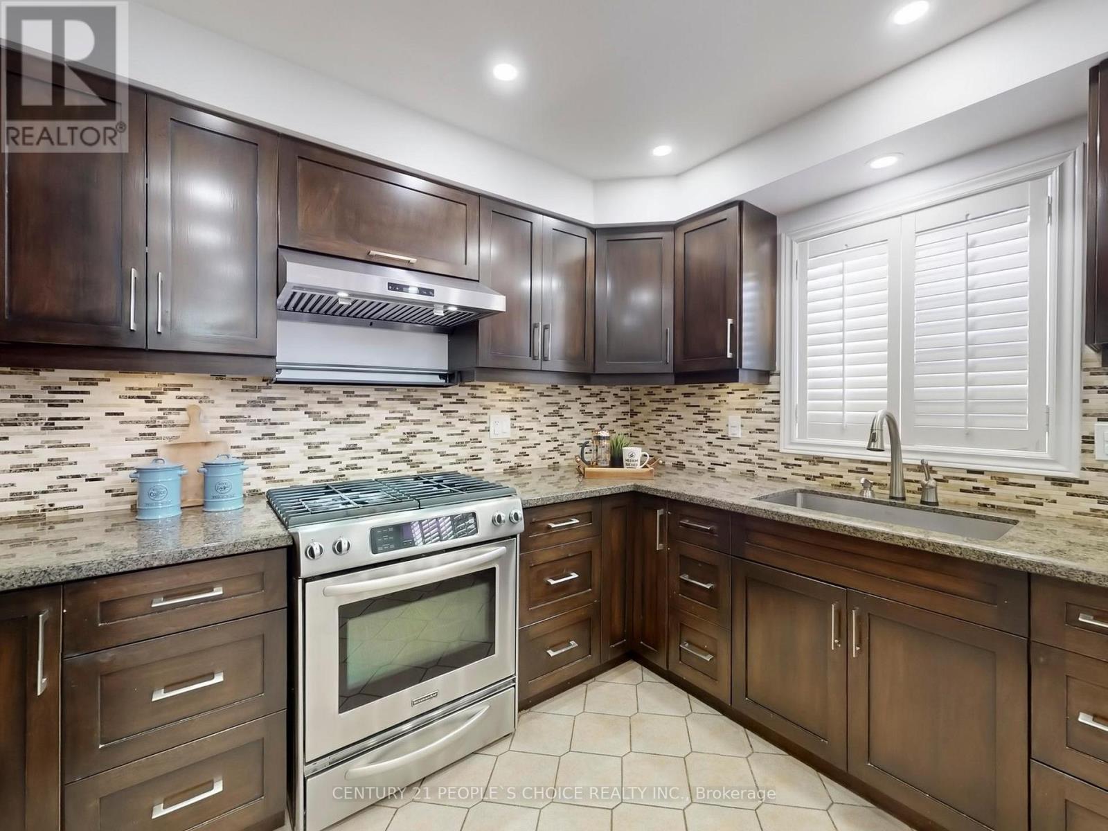 5686 Whitehorn Avenue, Mississauga, Ontario  L5V 2A9 - Photo 15 - W12738240