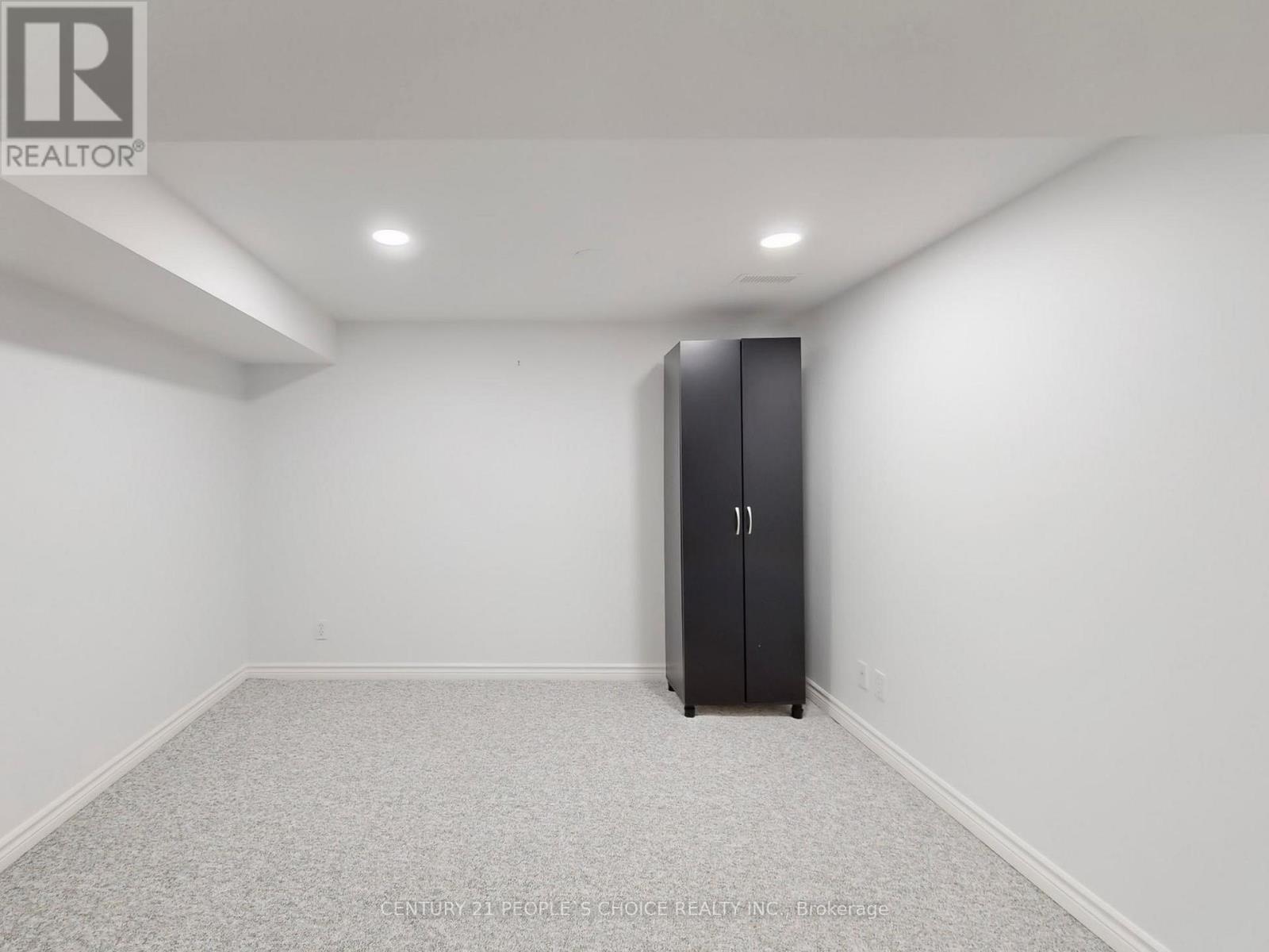 5686 Whitehorn Avenue, Mississauga, Ontario  L5V 2A9 - Photo 45 - W12738240