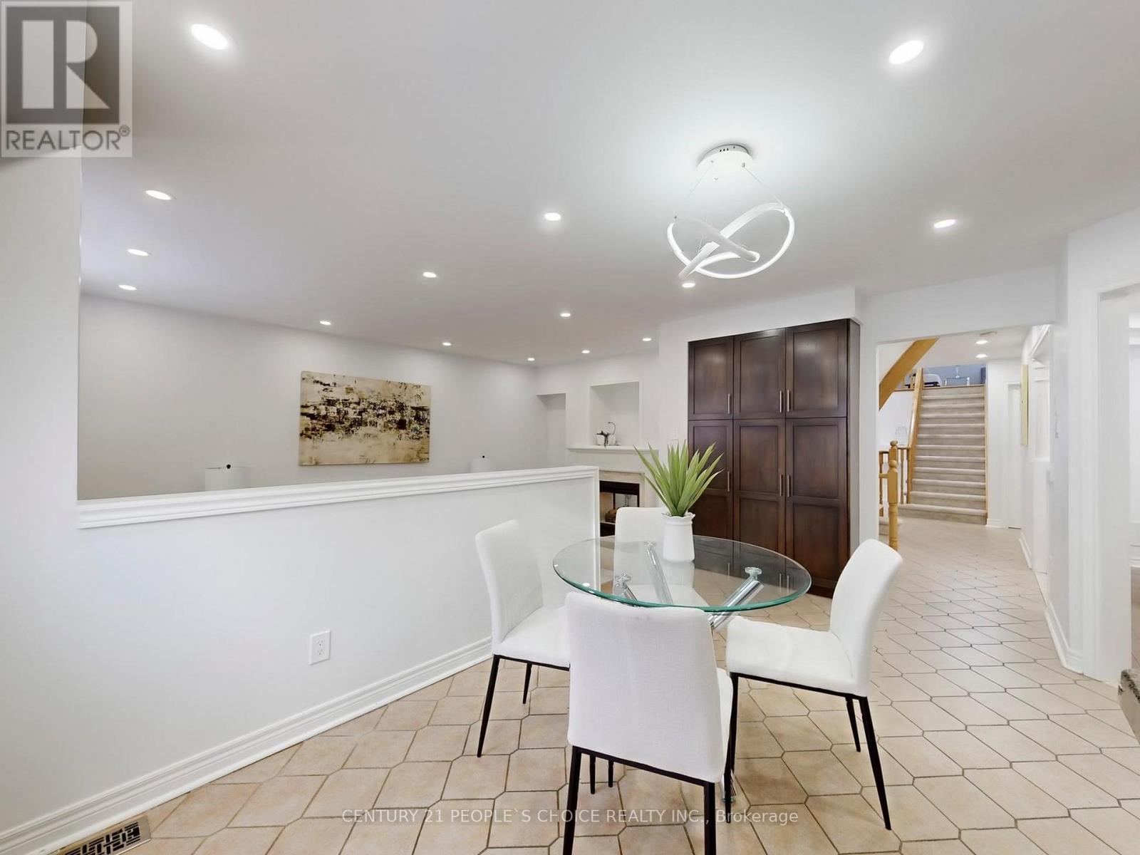 5686 Whitehorn Avenue, Mississauga, Ontario  L5V 2A9 - Photo 21 - W12738240