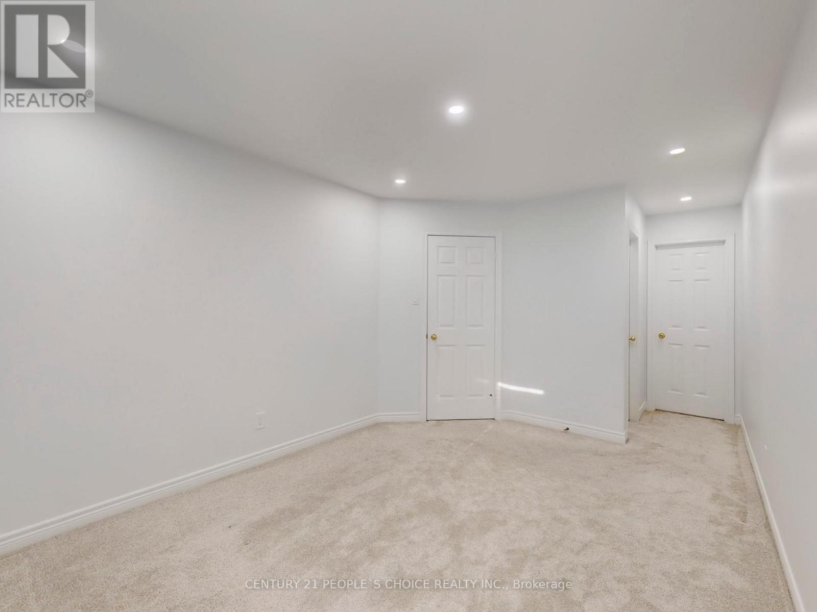 5686 Whitehorn Avenue, Mississauga, Ontario  L5V 2A9 - Photo 37 - W12738240