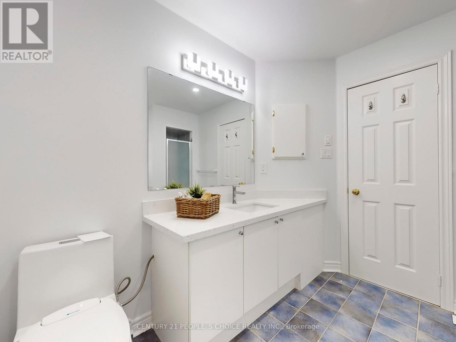 5686 Whitehorn Avenue, Mississauga, Ontario  L5V 2A9 - Photo 34 - W12738240