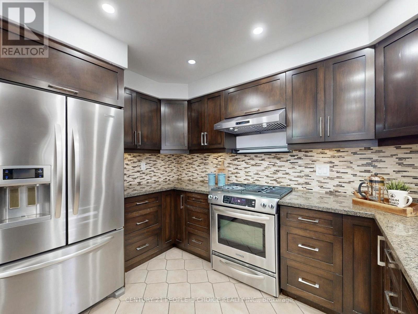 5686 Whitehorn Avenue, Mississauga, Ontario  L5V 2A9 - Photo 13 - W12738240