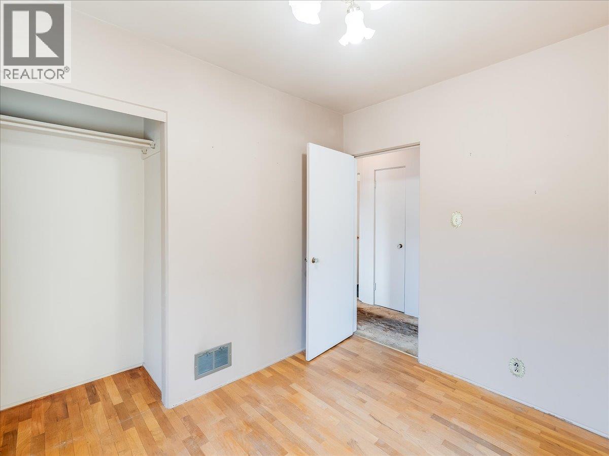 3201 Highway Drive, Trail, British Columbia  V1R 2T5 - Photo 14 - 10374084