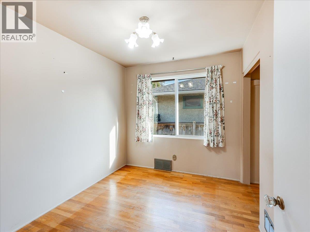 3201 Highway Drive, Trail, British Columbia  V1R 2T5 - Photo 15 - 10374084