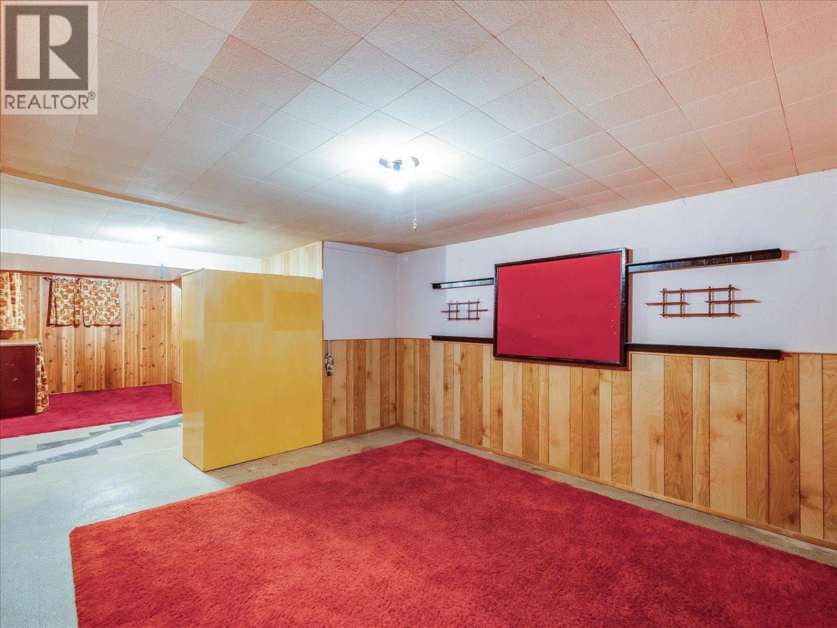 3201 Highway Drive, Trail, British Columbia  V1R 2T5 - Photo 18 - 10374084