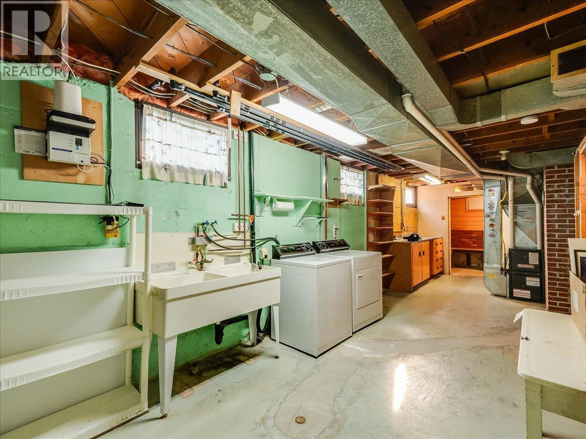 3201 Highway Drive, Trail, British Columbia  V1R 2T5 - Photo 23 - 10374084