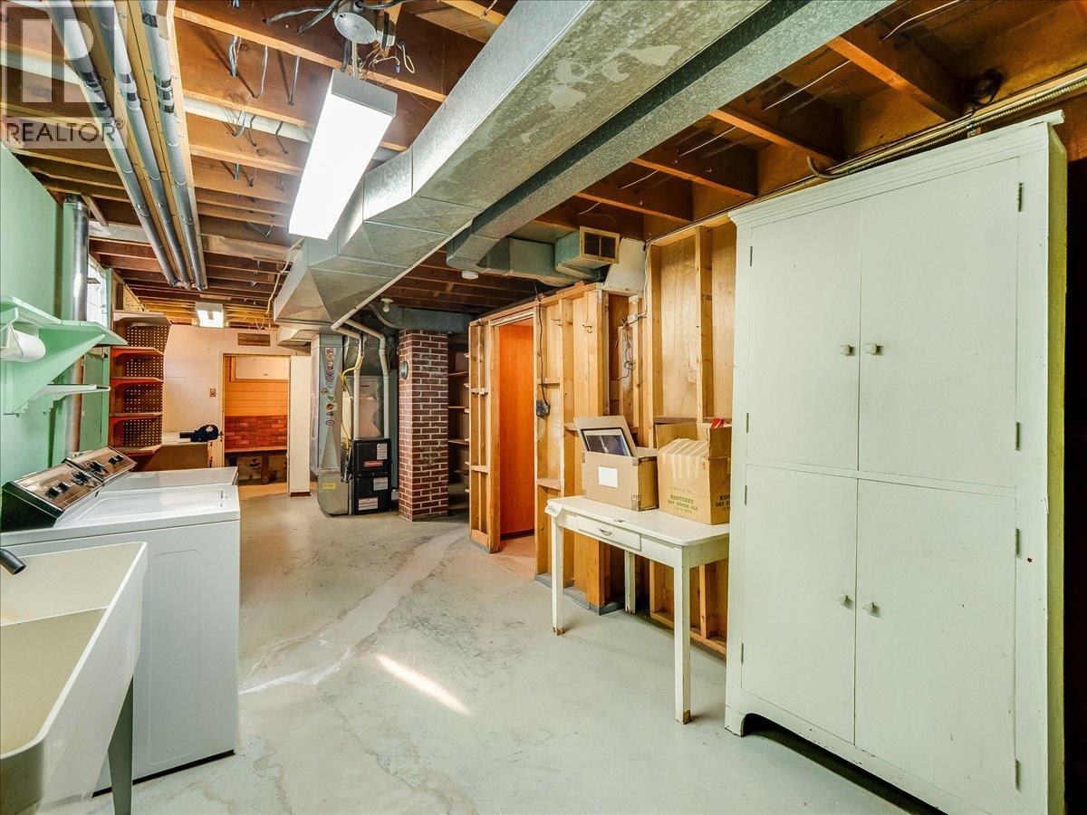 3201 Highway Drive, Trail, British Columbia  V1R 2T5 - Photo 24 - 10374084