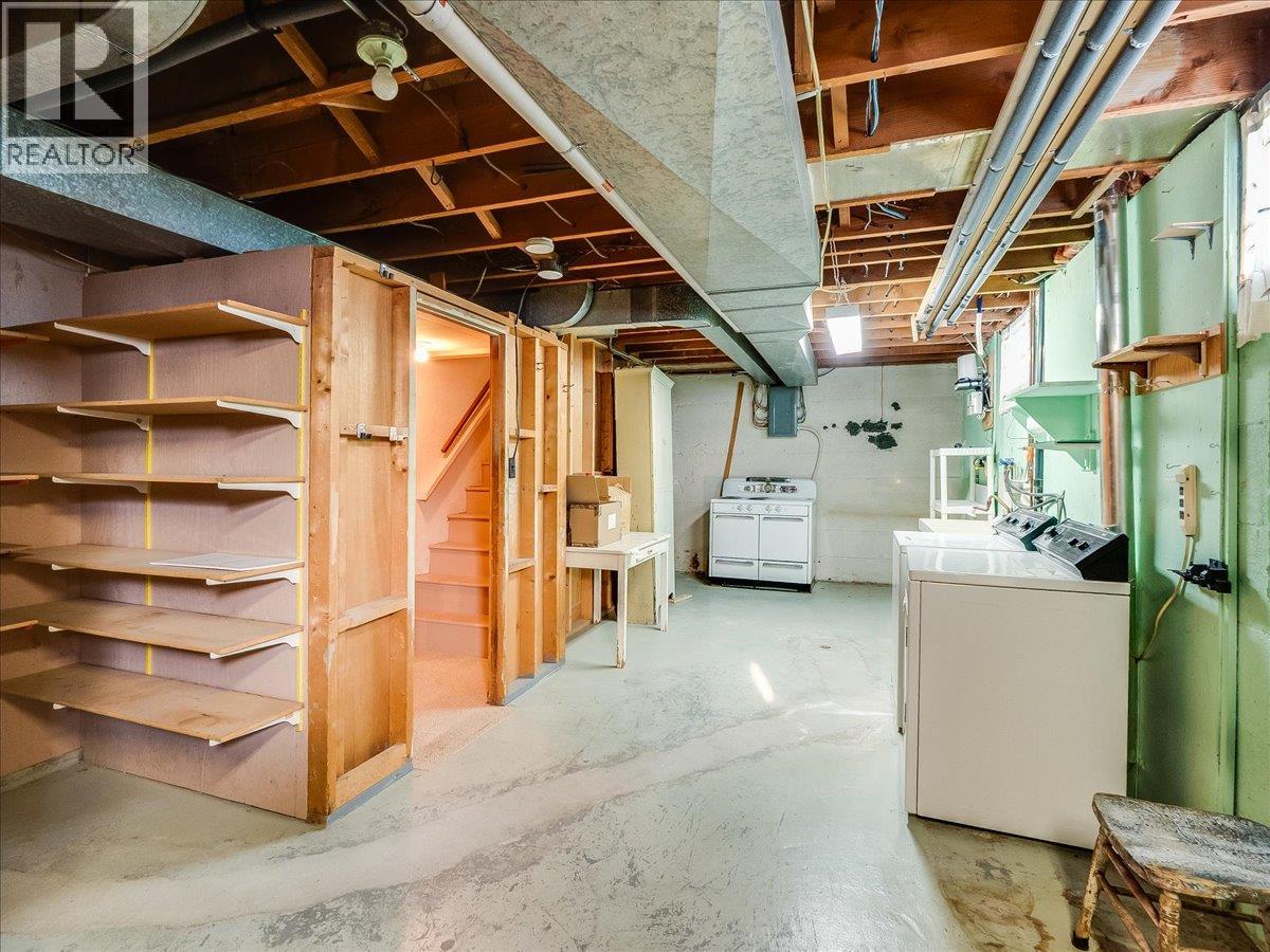 3201 Highway Drive, Trail, British Columbia  V1R 2T5 - Photo 26 - 10374084