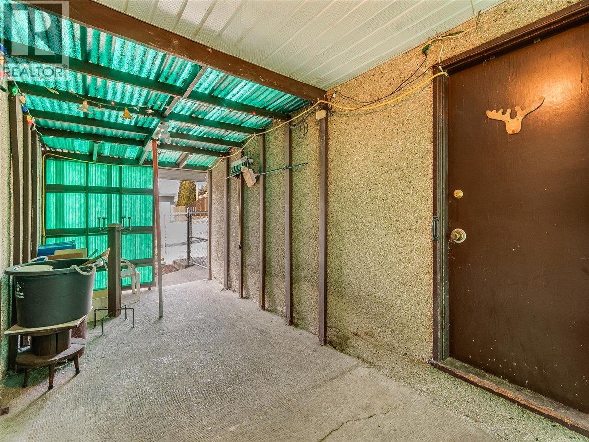 3201 Highway Drive, Trail, British Columbia  V1R 2T5 - Photo 33 - 10374084