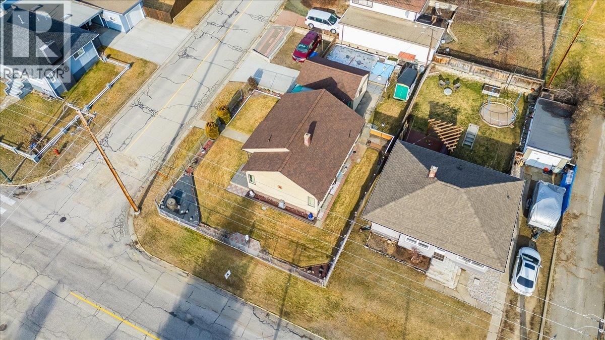 3201 Highway Drive, Trail, British Columbia  V1R 2T5 - Photo 42 - 10374084