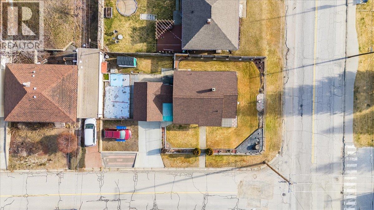 3201 Highway Drive, Trail, British Columbia  V1R 2T5 - Photo 44 - 10374084