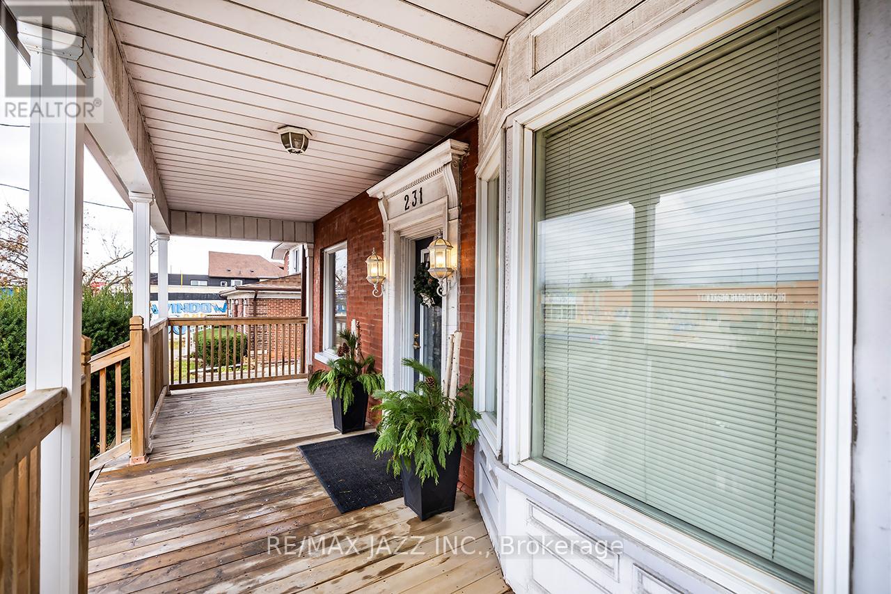 231 King Street E, Oshawa, Ontario  L1H 1C5 - Photo 3 - E12739356