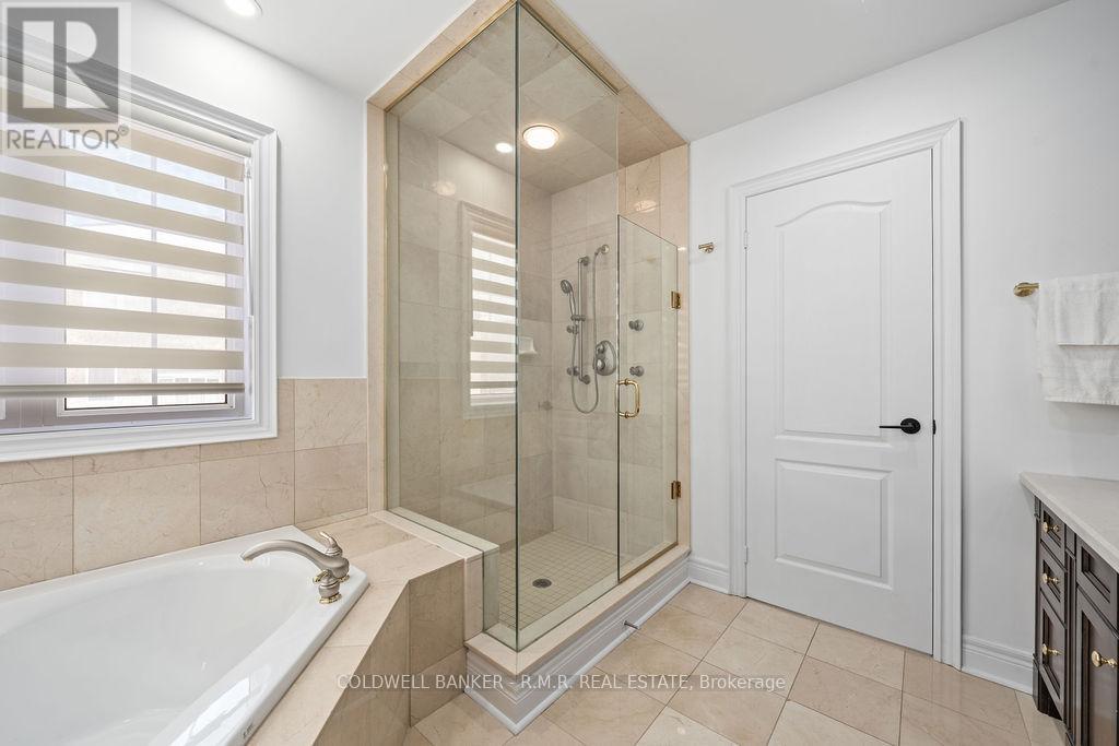 8 Valley Vista Drive, Vaughan (Patterson), Ontario  L6A 0Z2 - Photo 24 - N12739428