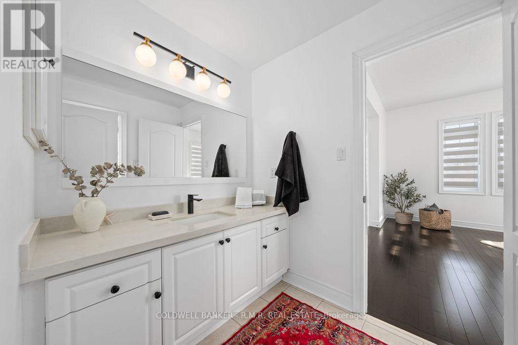 8 Valley Vista Drive, Vaughan (Patterson), Ontario  L6A 0Z2 - Photo 30 - N12739428