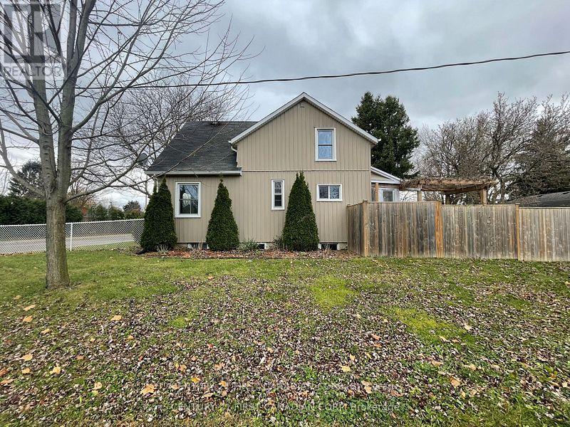 64 Edward Street, St. Thomas, Ontario  N5P 1Y6 - Photo 2 - X12739440