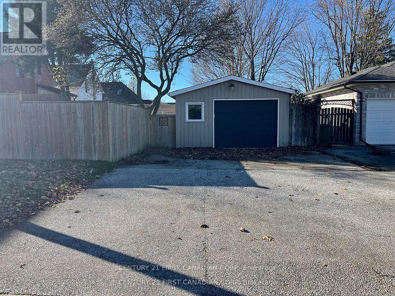 64 Edward Street, St. Thomas, Ontario  N5P 1Y6 - Photo 4 - X12739440