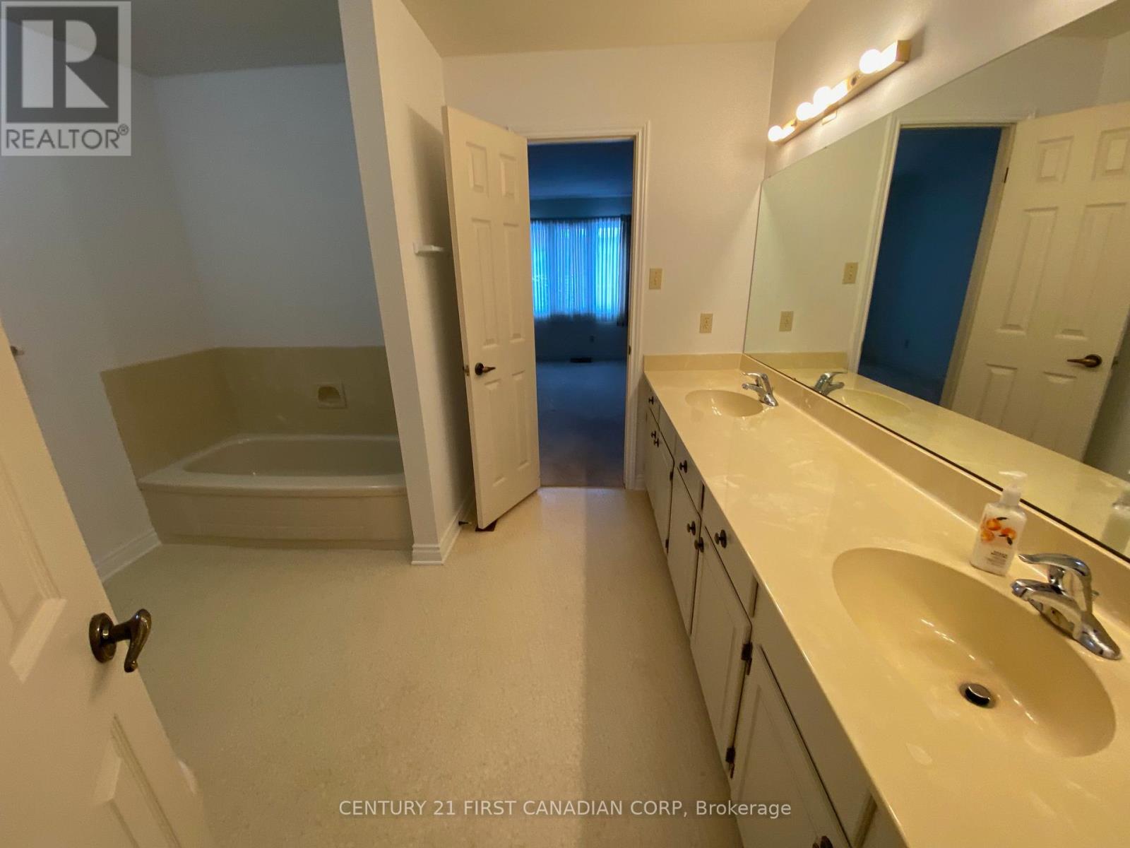 2 - 55 Fiddlers Green Road, London North, Ontario  N6H 4T8 - Photo 10 - X12739468