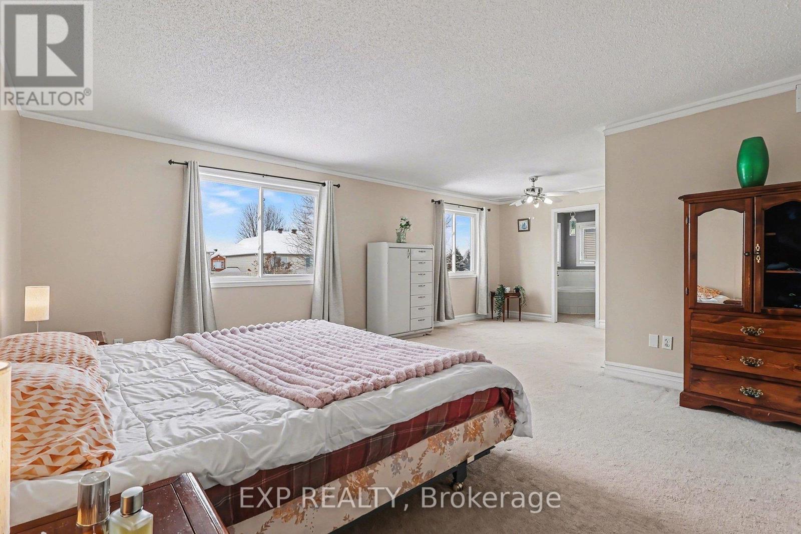 61 Lamadeleine Boulevard, Russell, Ontario  K0A 1W0 - Photo 12 - X12739496