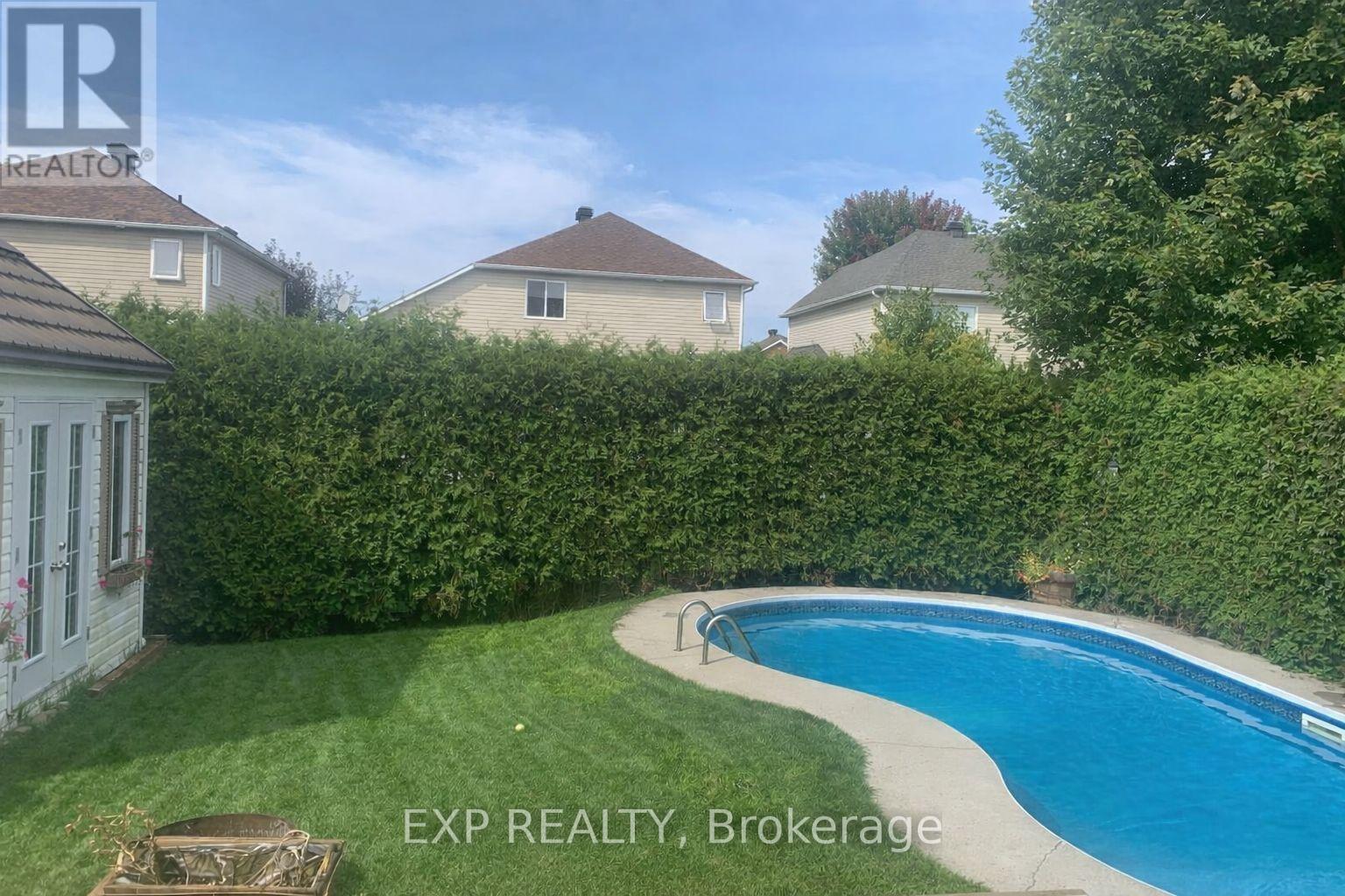 61 Lamadeleine Boulevard, Russell, Ontario  K0A 1W0 - Photo 22 - X12739496