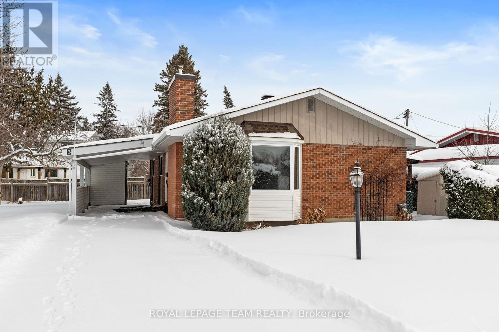 3 Domus Crescent, Ottawa, Ontario  K2H 6A3 - Photo 3 - X12739500