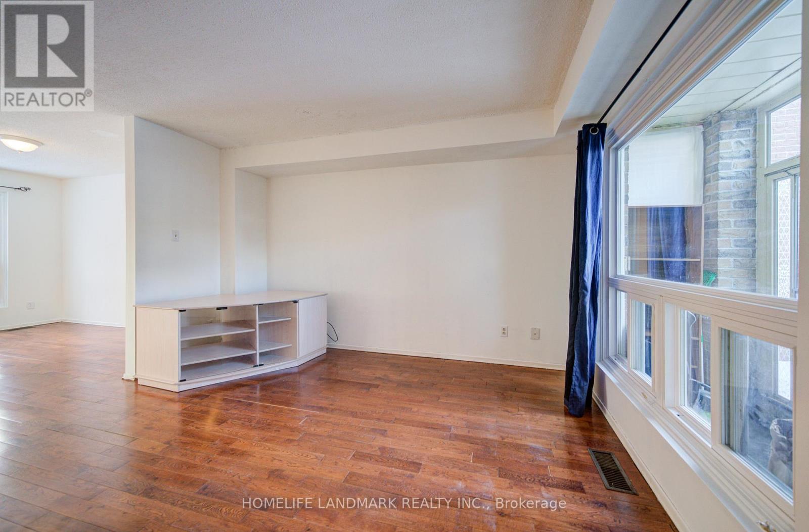 29 Moorehouse Drive, Toronto, Ontario  M1V 2E2 - Photo 4 - E12716066