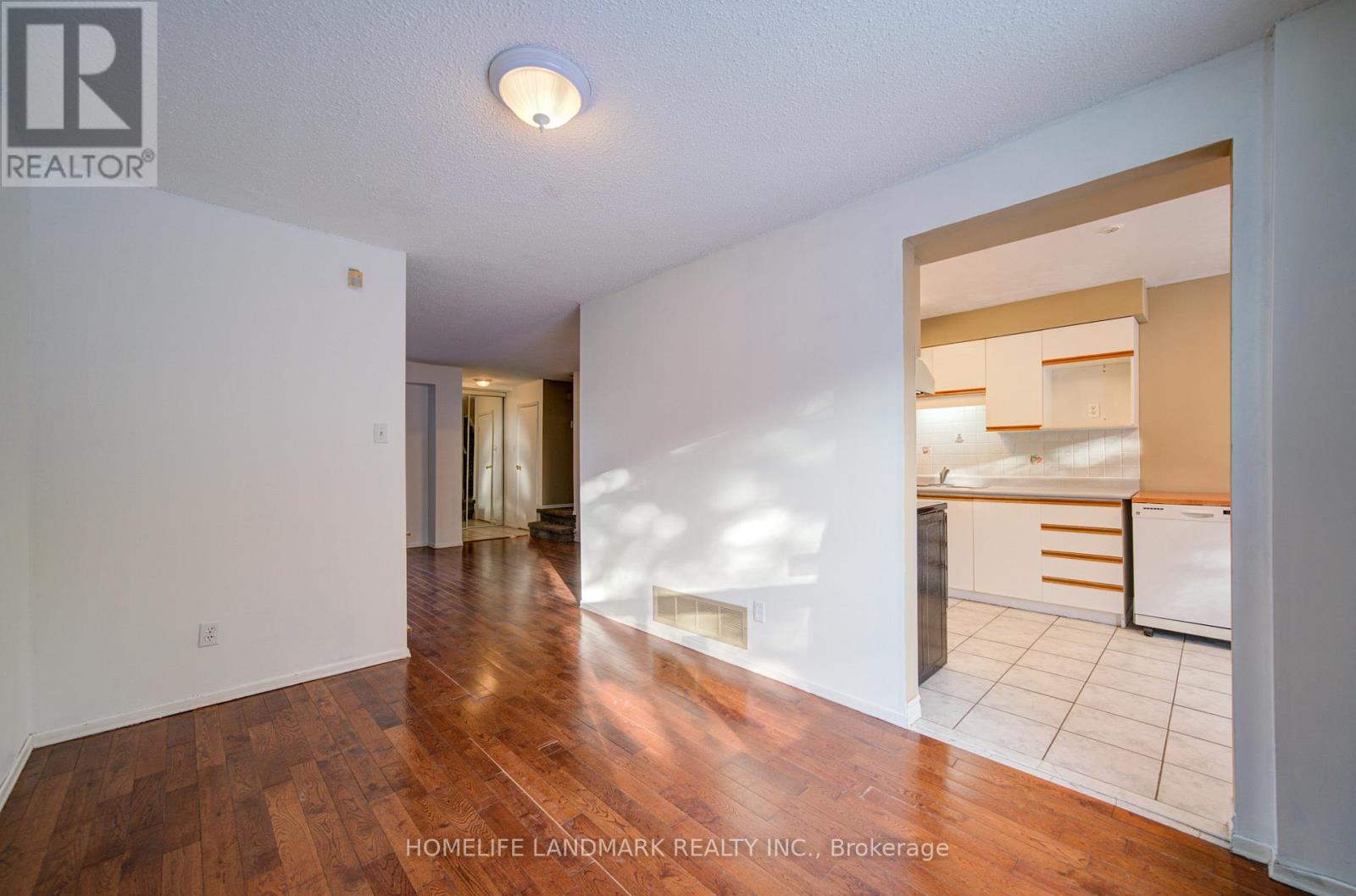 29 Moorehouse Drive, Toronto, Ontario  M1V 2E2 - Photo 9 - E12716066