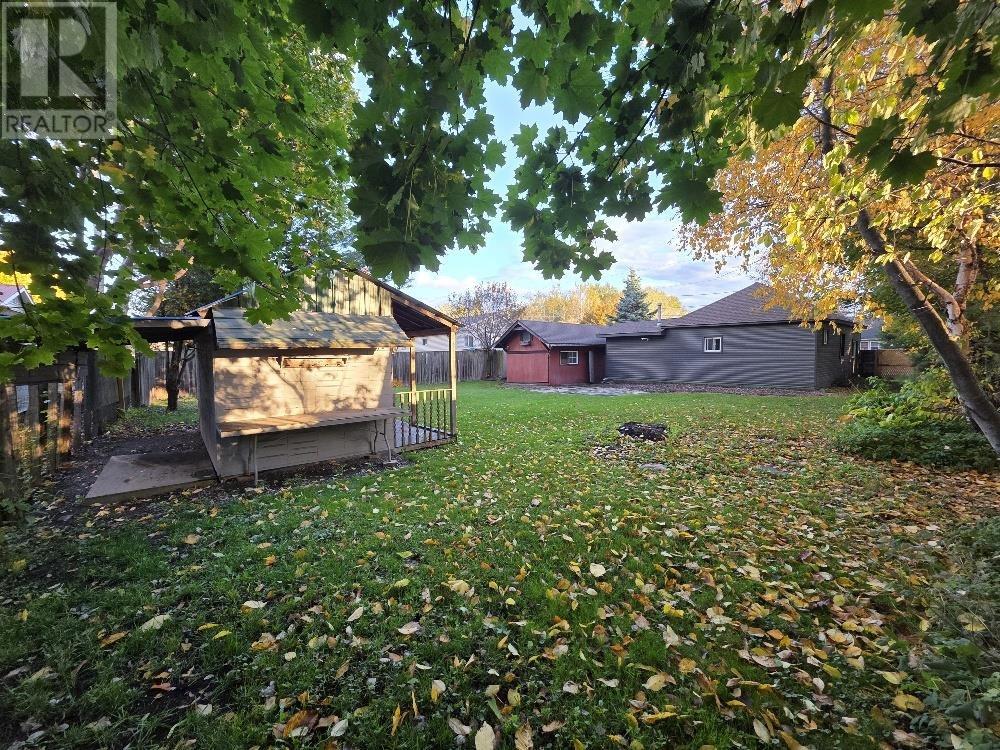 886 Bonney St, Sault Ste. Marie, Ontario  P6C 1A8 - Photo 9 - SM253062