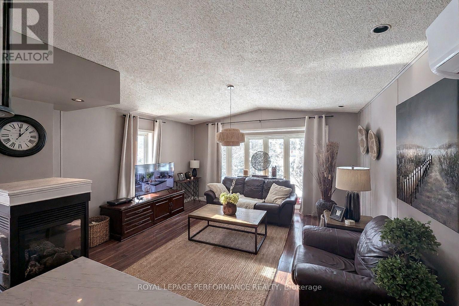 3897 Christine Street, North Glengarry, Ontario  K0C 1A0 - Photo 6 - X12737238