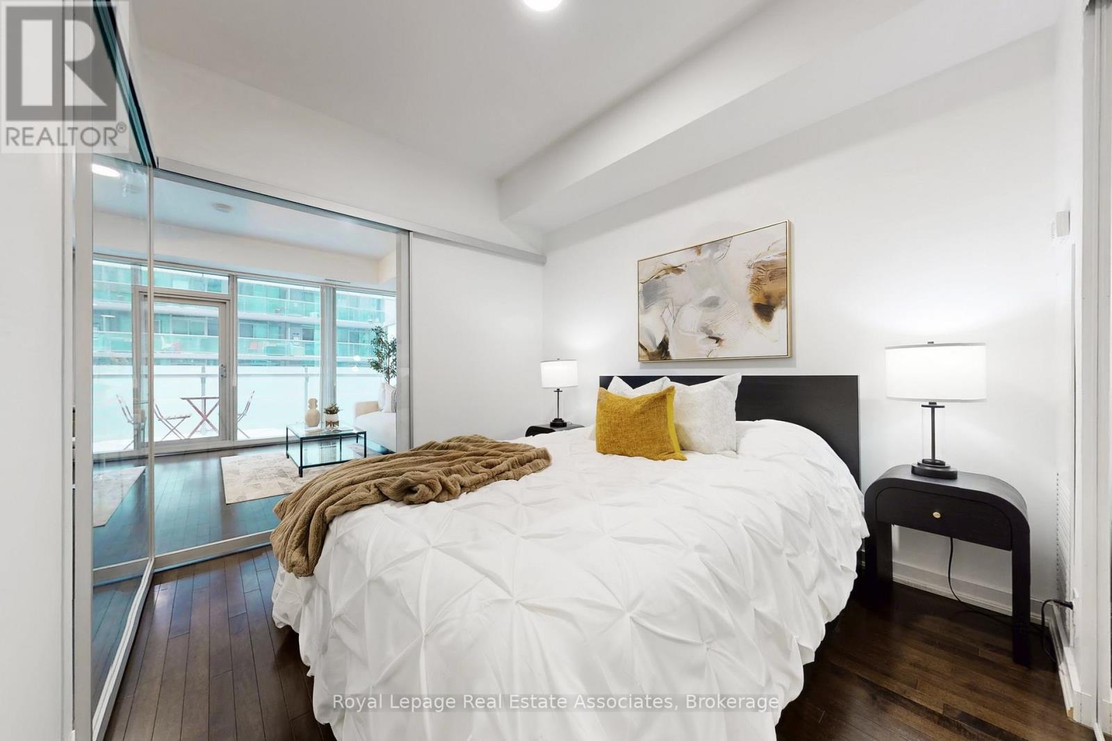 1705 - 12 York Street, Toronto, Ontario  M5J 0A9 - Photo 15 - C12739430