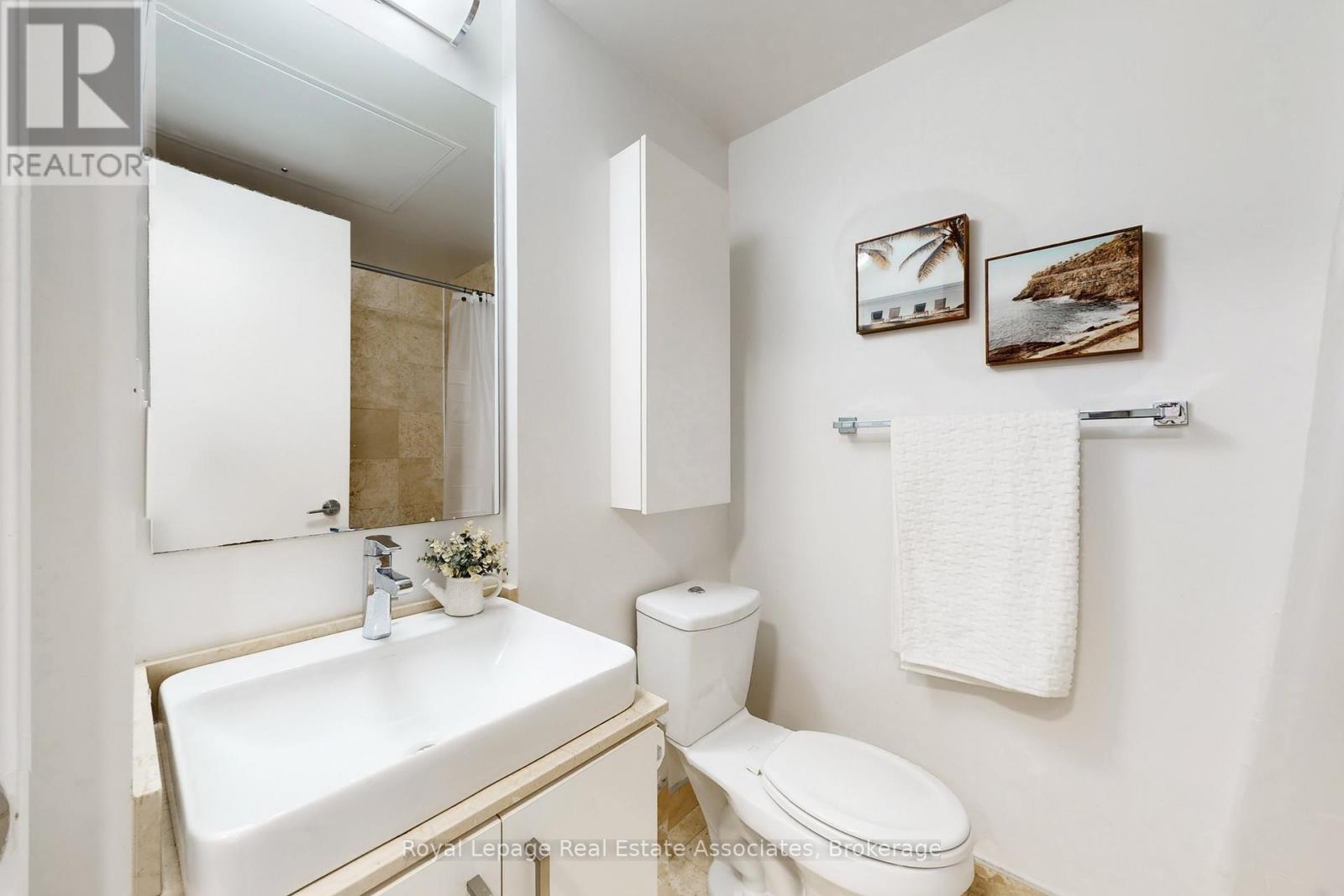 1705 - 12 York Street, Toronto, Ontario  M5J 0A9 - Photo 20 - C12739430