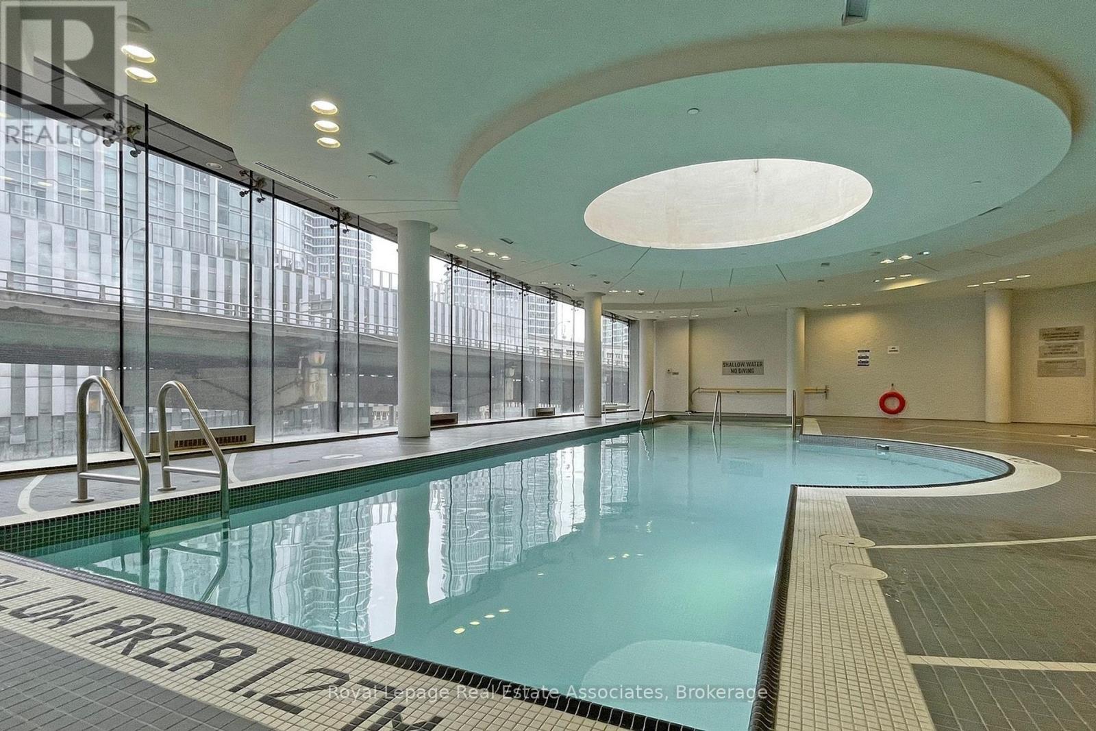 1705 - 12 York Street, Toronto, Ontario  M5J 0A9 - Photo 41 - C12739430