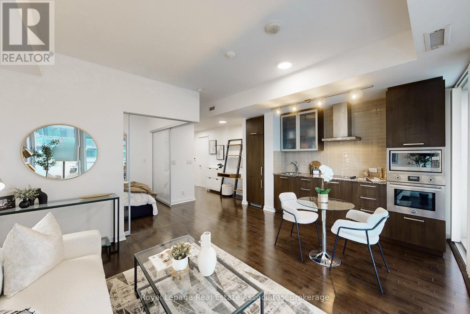 1705 - 12 York Street, Toronto, Ontario  M5J 0A9 - Photo 5 - C12739430