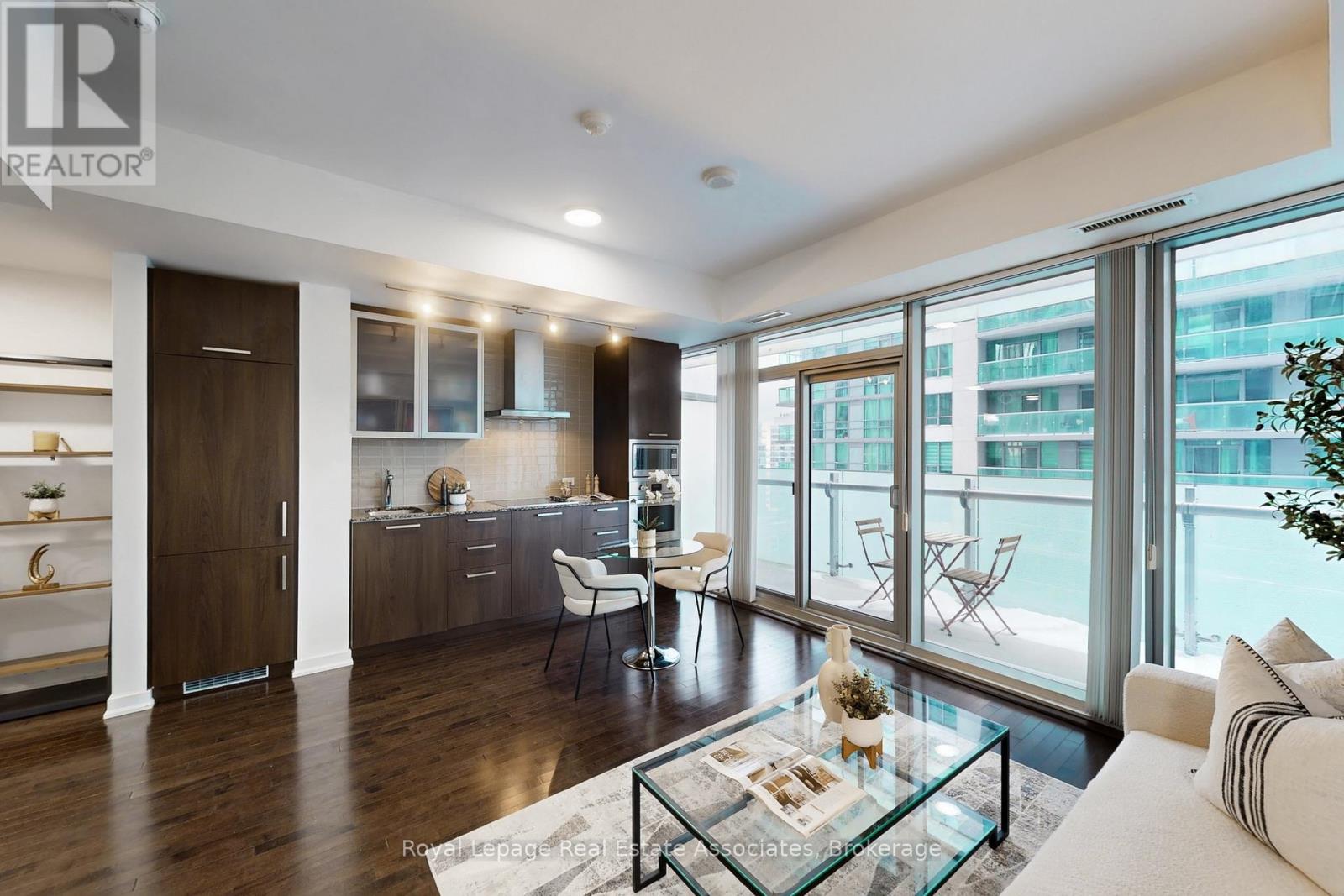 1705 - 12 York Street, Toronto, Ontario  M5J 0A9 - Photo 6 - C12739430