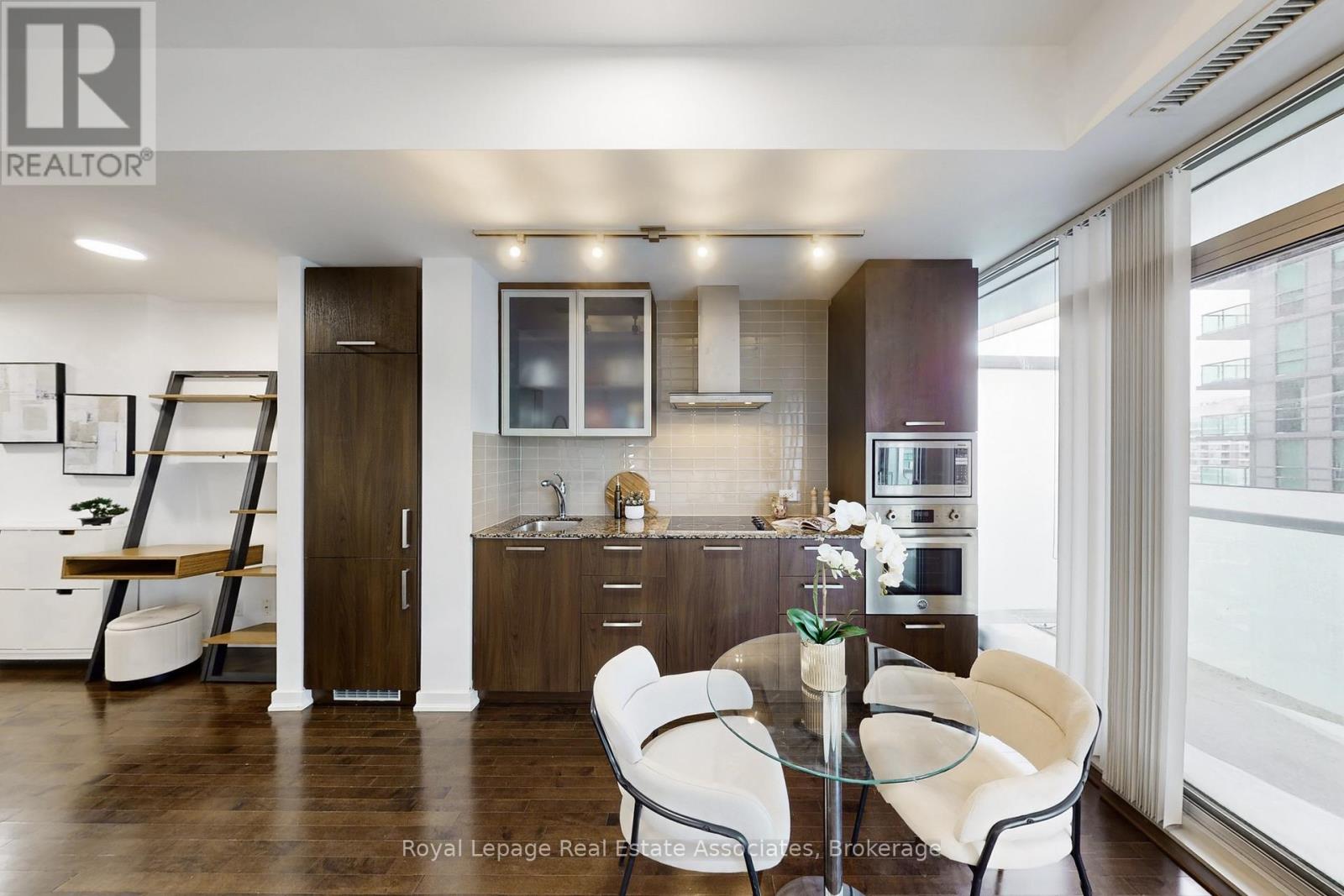 1705 - 12 York Street, Toronto, Ontario  M5J 0A9 - Photo 8 - C12739430