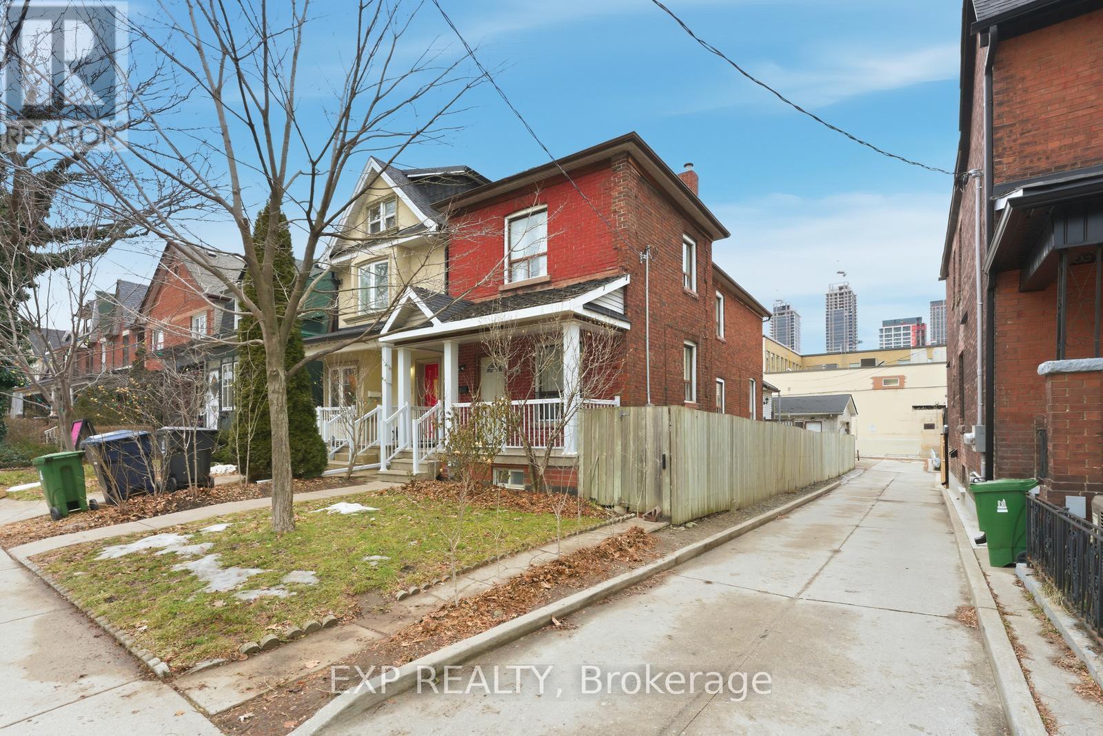 20 Muir Avenue, Toronto, Ontario  M6H 1E8 - Photo 2 - C12739448