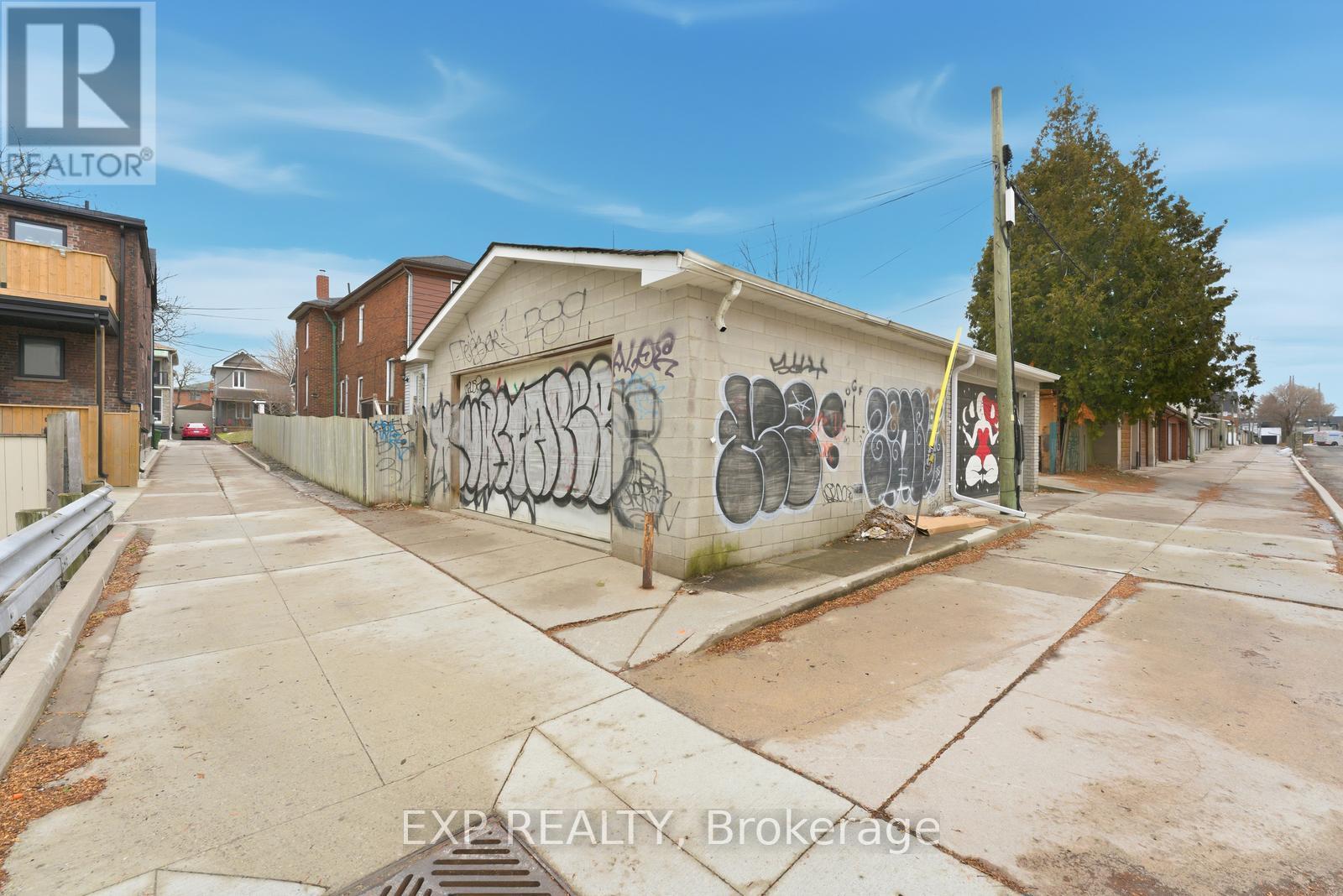 20 Muir Avenue, Toronto, Ontario  M6H 1E8 - Photo 22 - C12739448