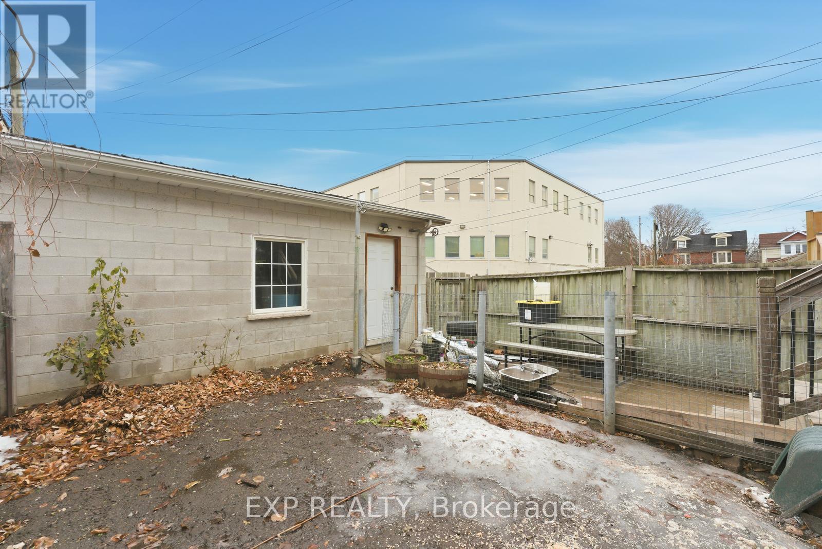 20 Muir Avenue, Toronto, Ontario  M6H 1E8 - Photo 23 - C12739448