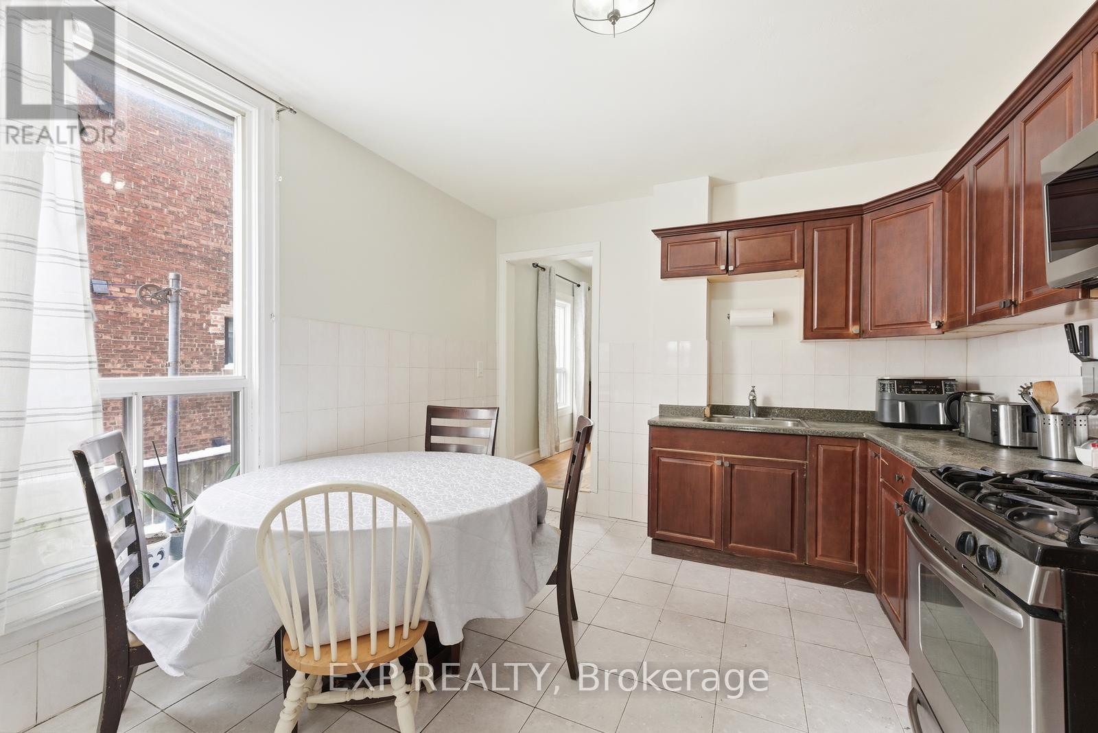 20 Muir Avenue, Toronto, Ontario  M6H 1E8 - Photo 8 - C12739448