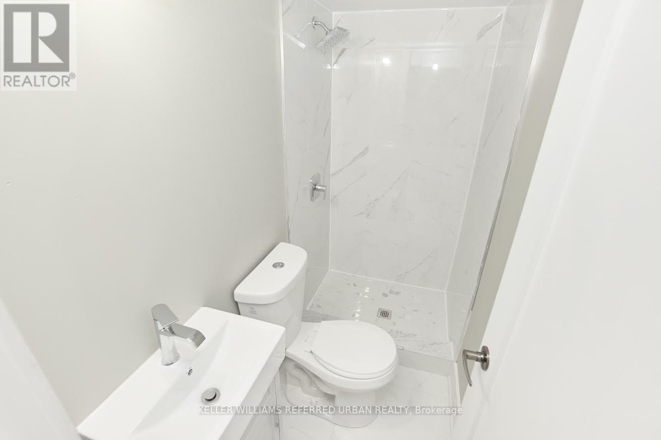 Upper - 911 Dovercourt Road, Toronto, Ontario  M6H 2X6 - Photo 12 - C12739518