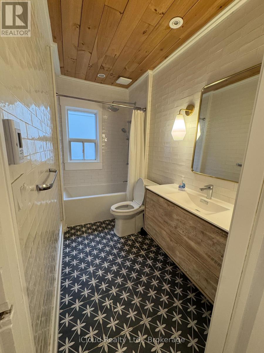 158 Westlake Avenue, Toronto, Ontario  M4C 4S2 - Photo 12 - E12739362