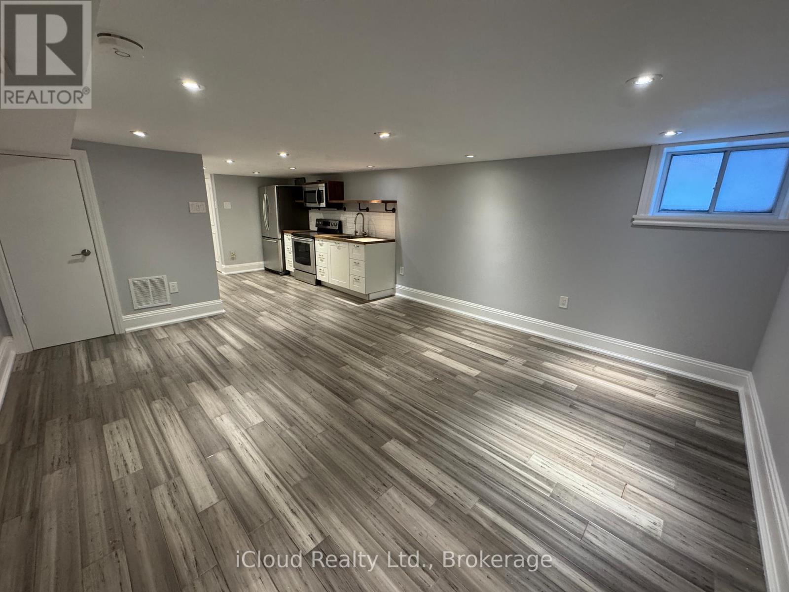 158 Westlake Avenue, Toronto, Ontario  M4C 4S2 - Photo 15 - E12739362