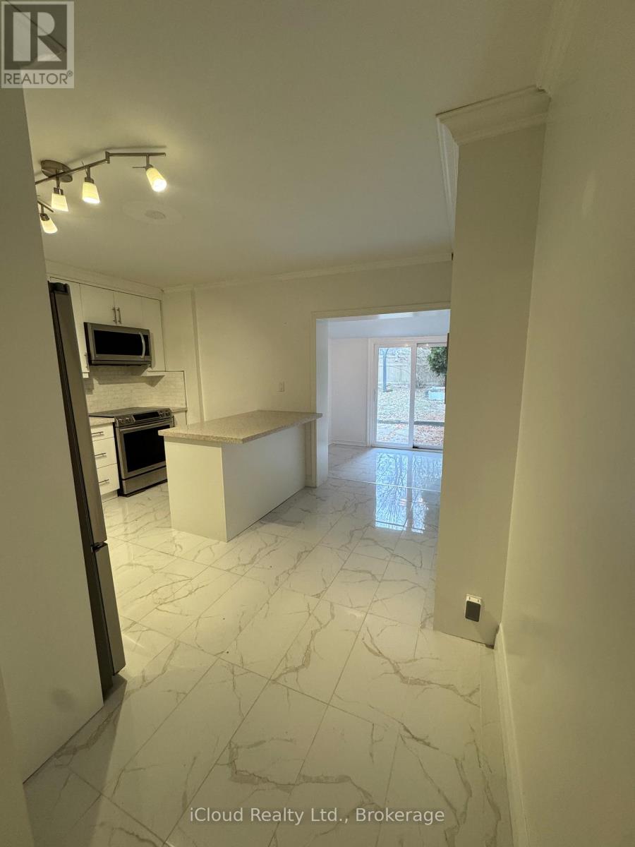 158 Westlake Avenue, Toronto, Ontario  M4C 4S2 - Photo 5 - E12739362