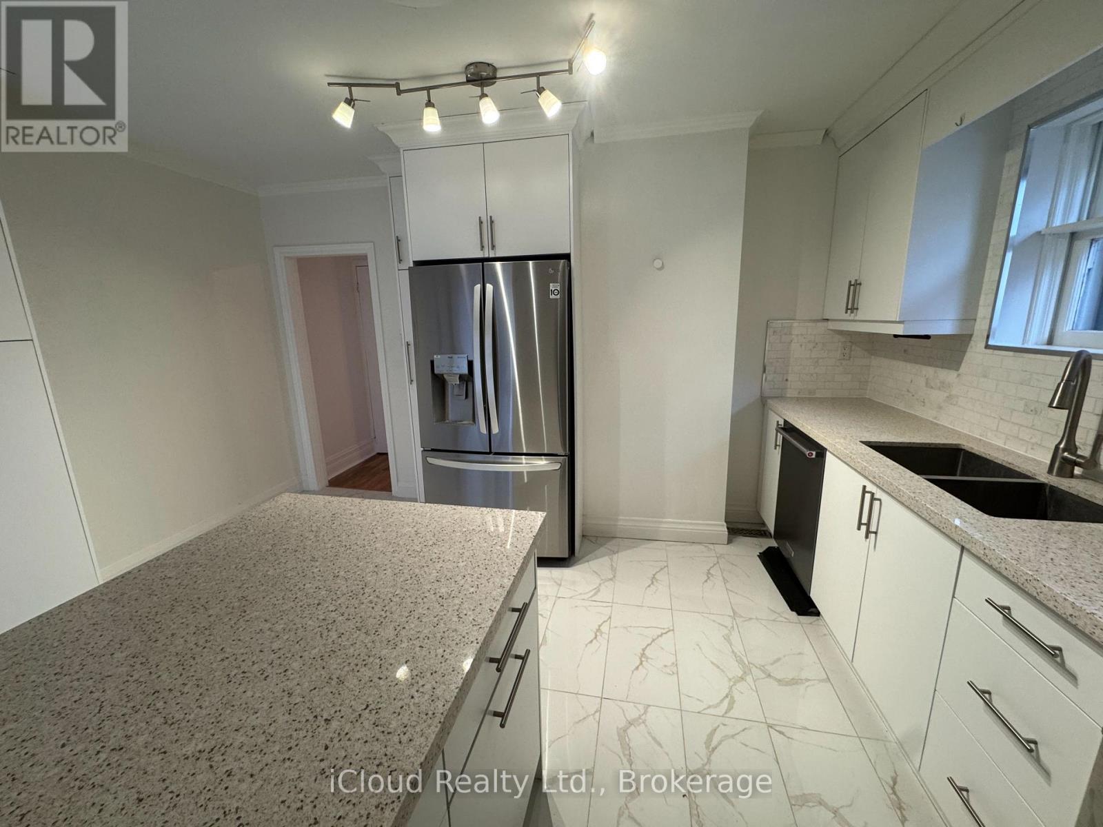 158 Westlake Avenue, Toronto, Ontario  M4C 4S2 - Photo 7 - E12739362