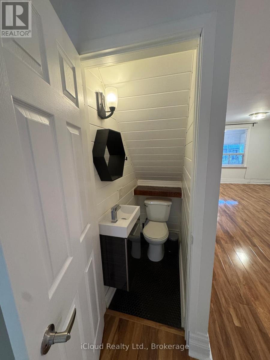 158 Westlake Avenue, Toronto, Ontario  M4C 4S2 - Photo 9 - E12739362