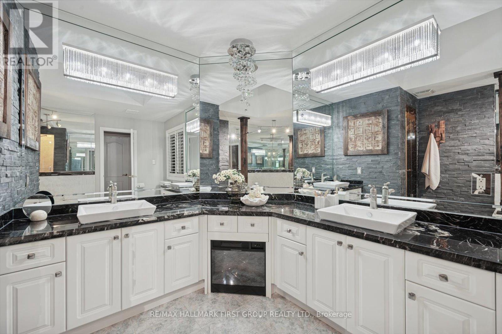 1779 Woodview Avenue, Pickering, Ontario  L1V 1L3 - Photo 18 - E12739436