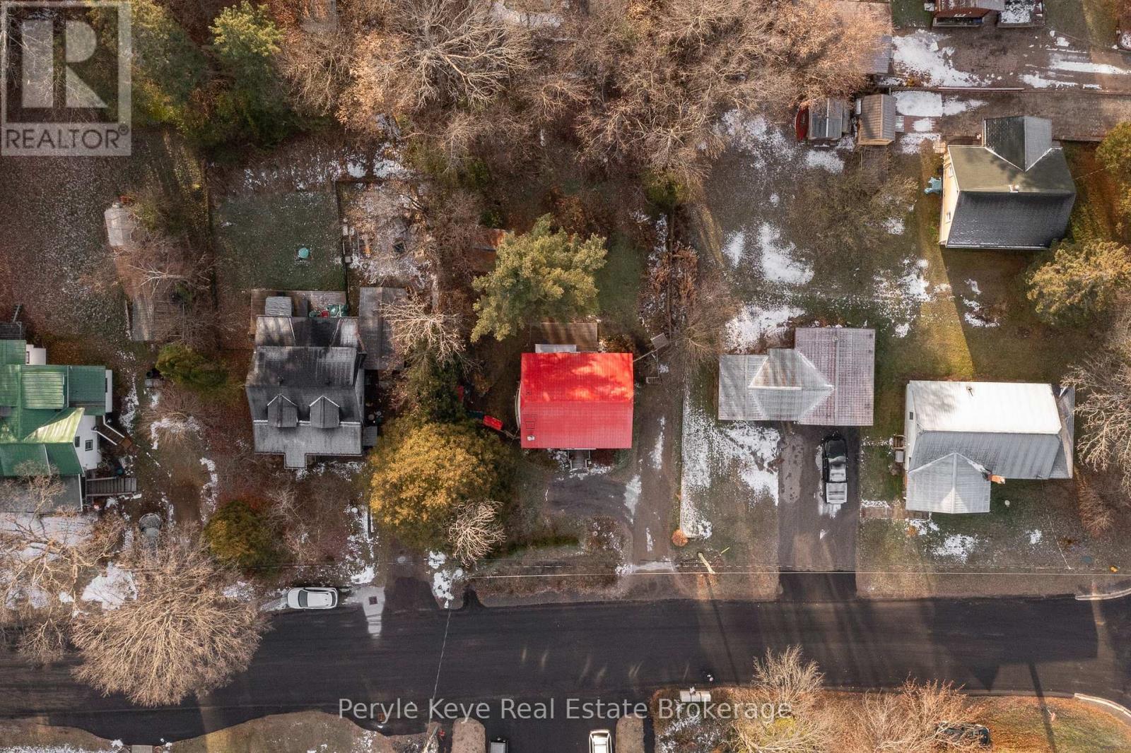 15 East Elliott Street, Huntsville, Ontario  P1H 1W8 - Photo 8 - X12589134