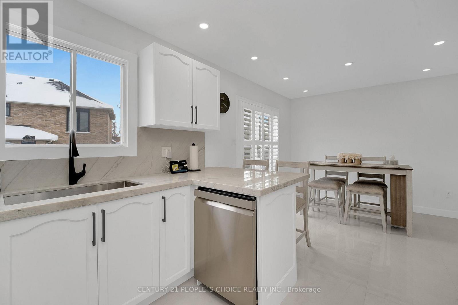 166 Marbella Road, Vaughan, Ontario  L4H 1L4 - Photo 14 - N12739372