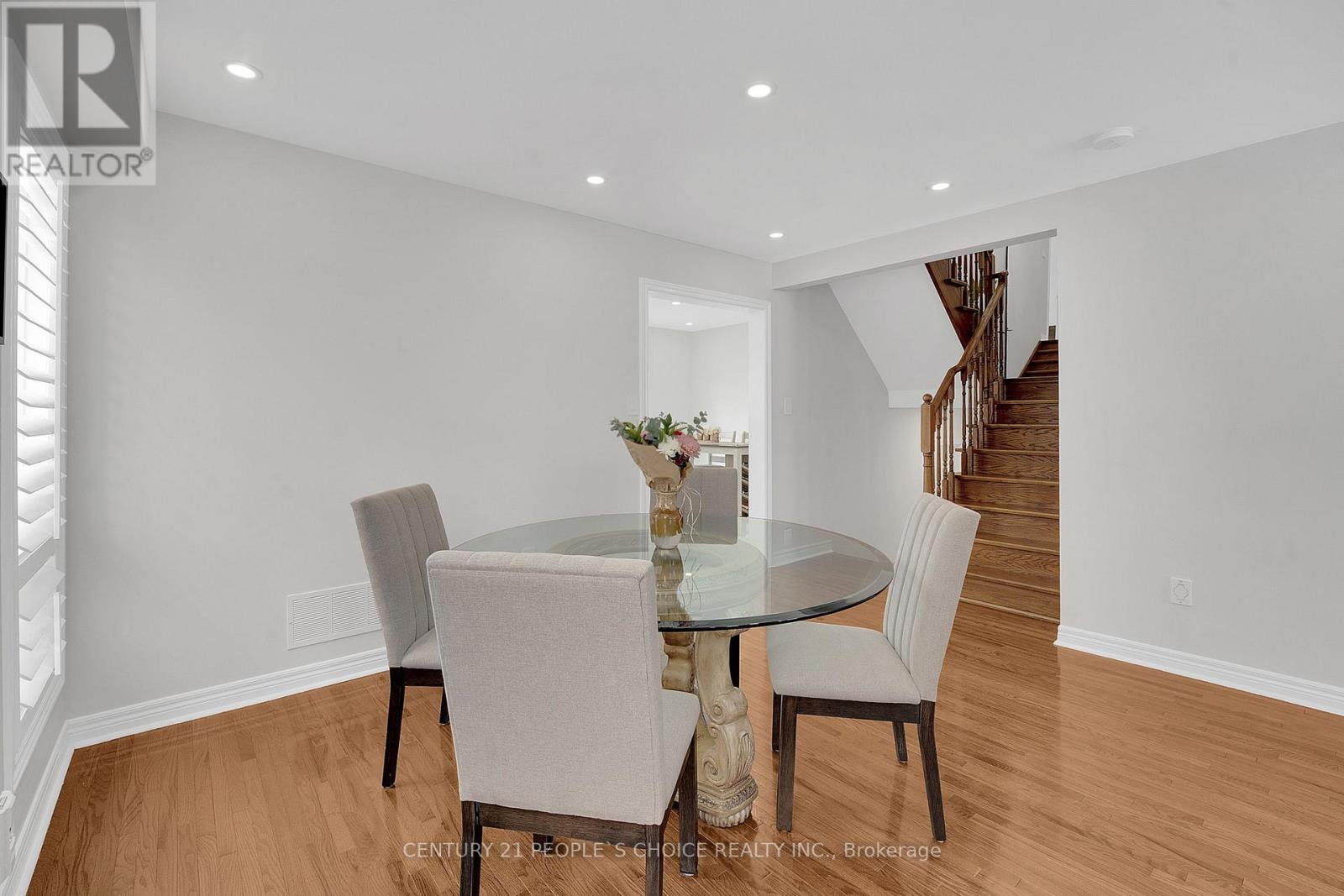 166 Marbella Road, Vaughan, Ontario  L4H 1L4 - Photo 5 - N12739372