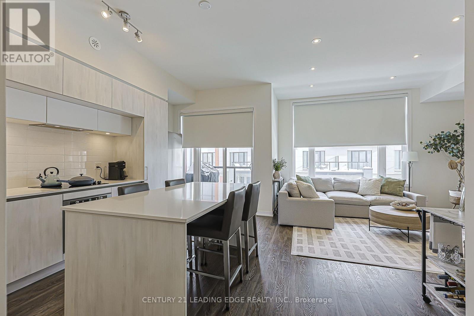 303 - 6 Steckley House Lane, Richmond Hill, Ontario  L4S 0N1 - Photo 2 - N12739488